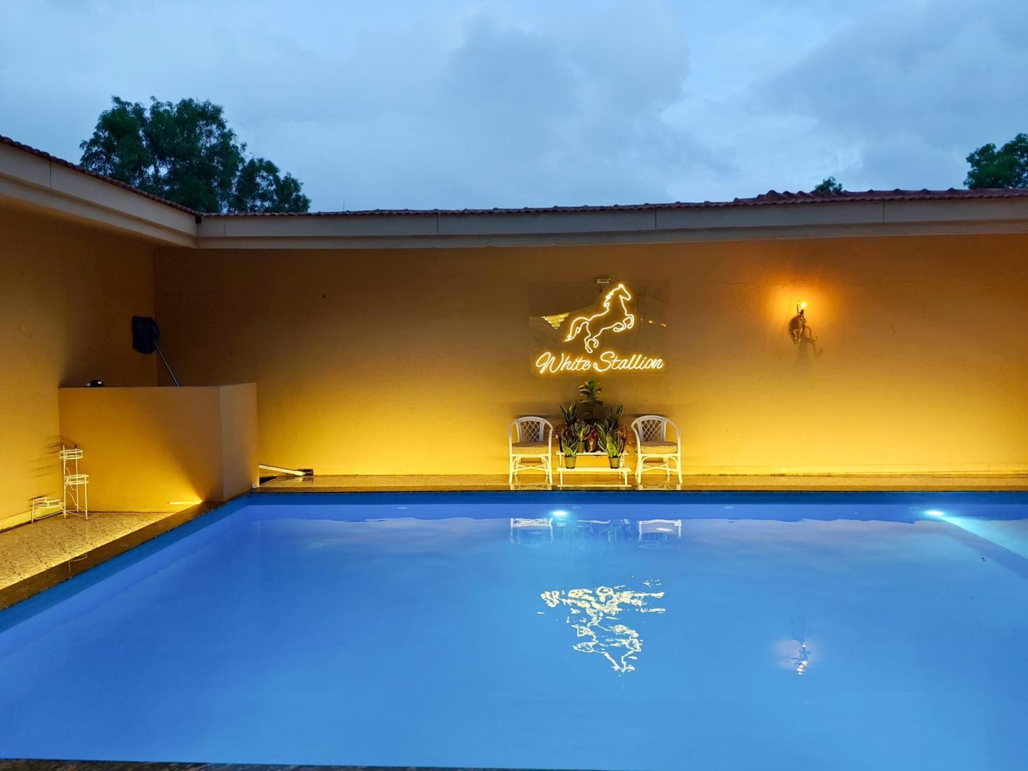 Villa White Stallion à Lonavala Extérieur photo