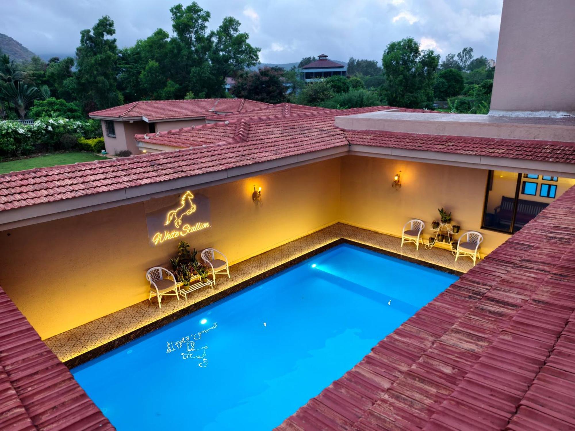 Villa White Stallion à Lonavala Extérieur photo